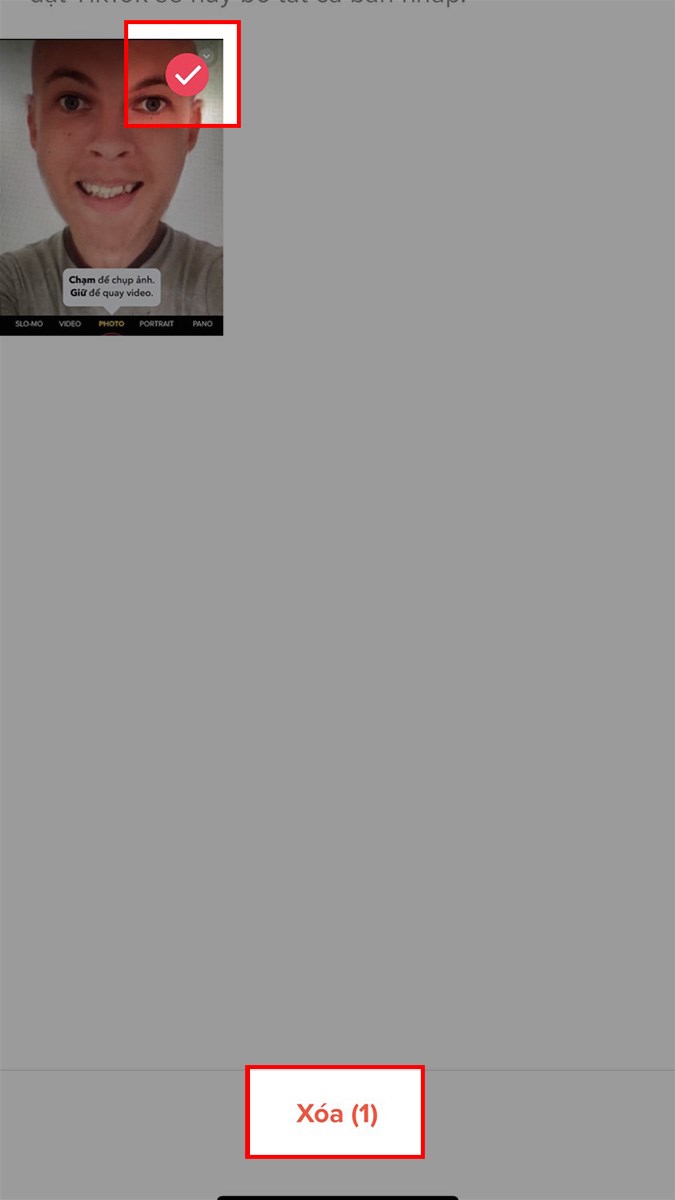 Nhấn v&agrave;o video nh&aacute;p muốn x&oacute;a > Chọn X&oacute;a