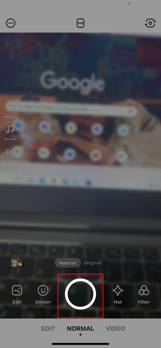 Nhấn giữ biểu tượng để quay video hoặc nhấn v&agrave;o biểu tượng để chụp ảnh