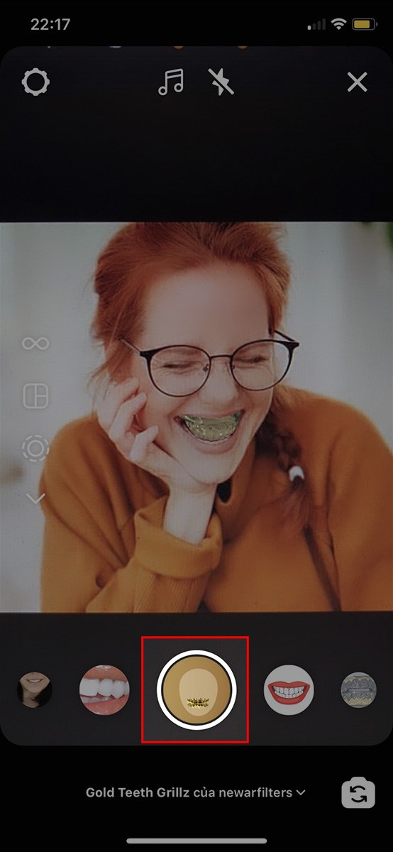 Nhấn giữ biểu tượng để quay video hoặc nhấn v&agrave;o biểu tượng để chụp ảnh