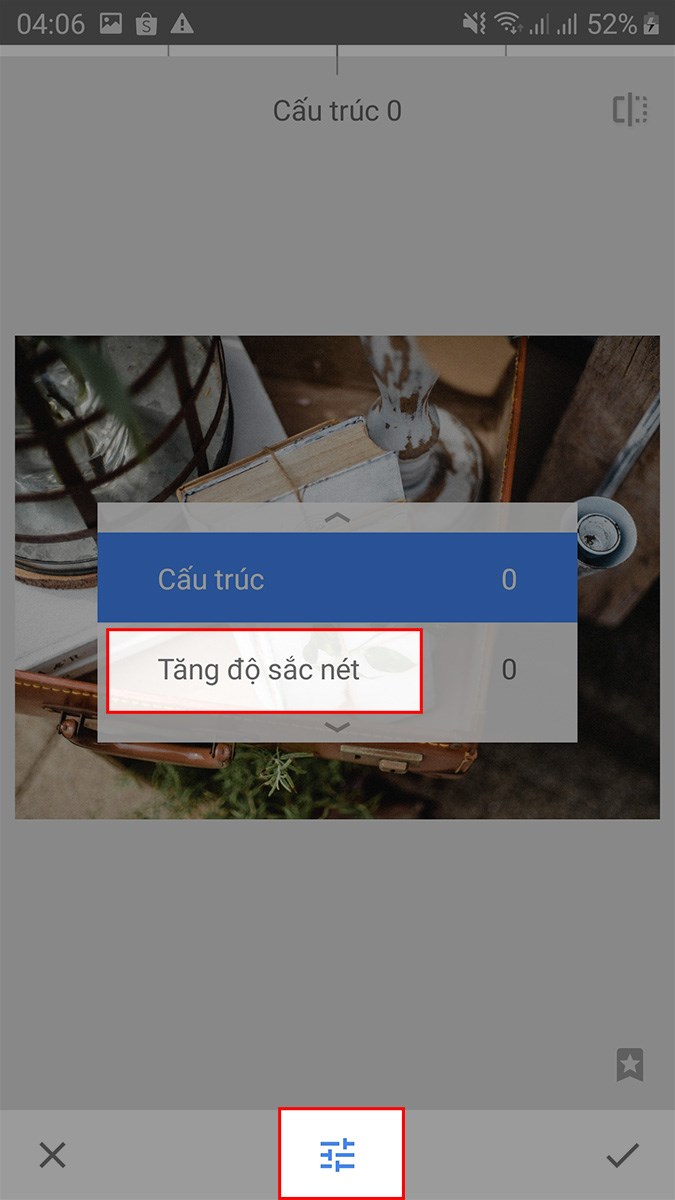 Chọn biểu tượng điều chỉnh > Chọn Tăng độ sắc n&eacute;t cho ảnh