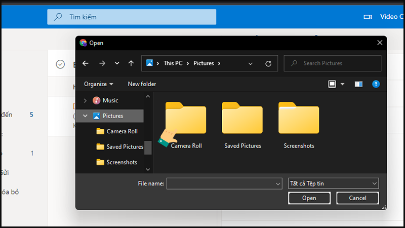 Chọn file cần đính kèm trong các thư mục trên máy tính