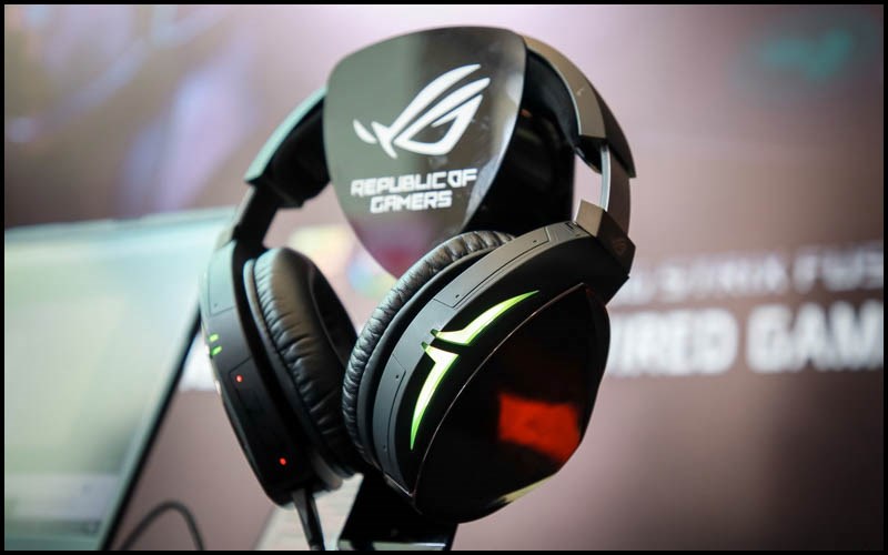 ROG Strix Fusion 700 ROG Strix Fusion 700