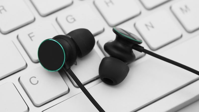 Tai nghe c&oacute; d&acirc;y EP OPPO MH151