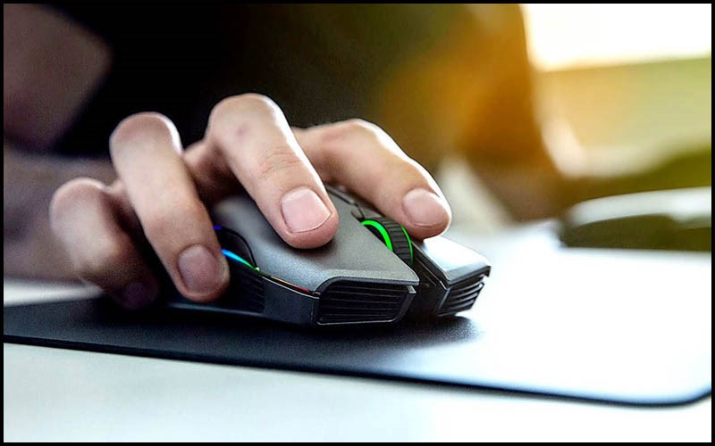 C&oacute; cần mua l&oacute;t chuột cho chuột laser kh&ocirc;ng?