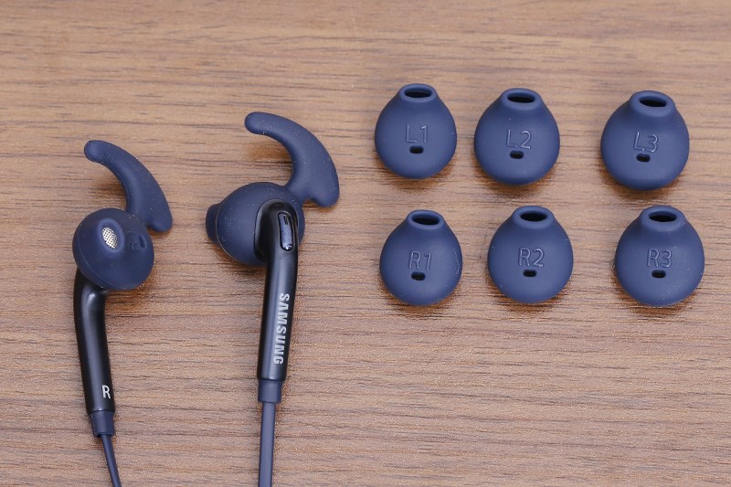 Tai nghe nh&eacute;t tai Samsung EG920