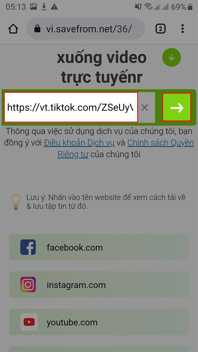 Dán đường link video TikTok vừa sao chép vào khung > Chọn biểu tượng mũi tên hướng sang phải