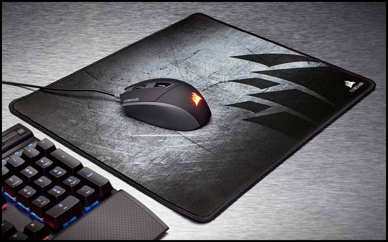 Miếng lót chuột Corsair MM300 Pro được làm bằng chất liệu vải dệt êm ái