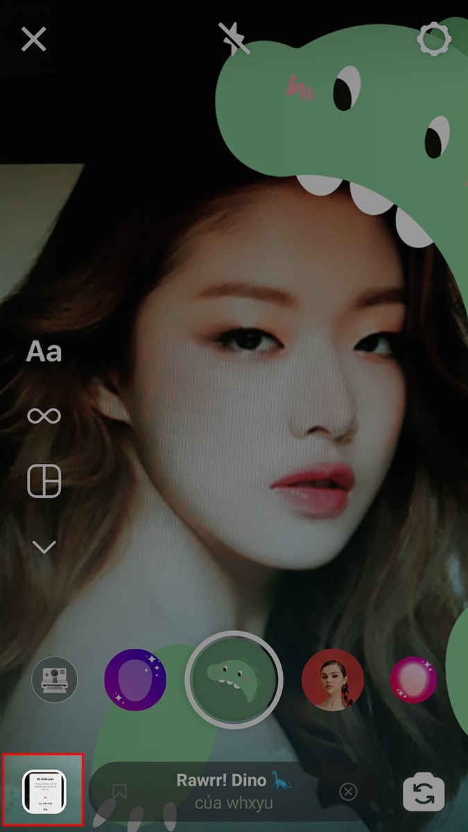 Chọn biểu tượng khung ảnh ở g&oacute;c dưới b&ecirc;n tr&aacute;i > Chọn ảnh/video m&agrave; bạn đ&atilde; tải về