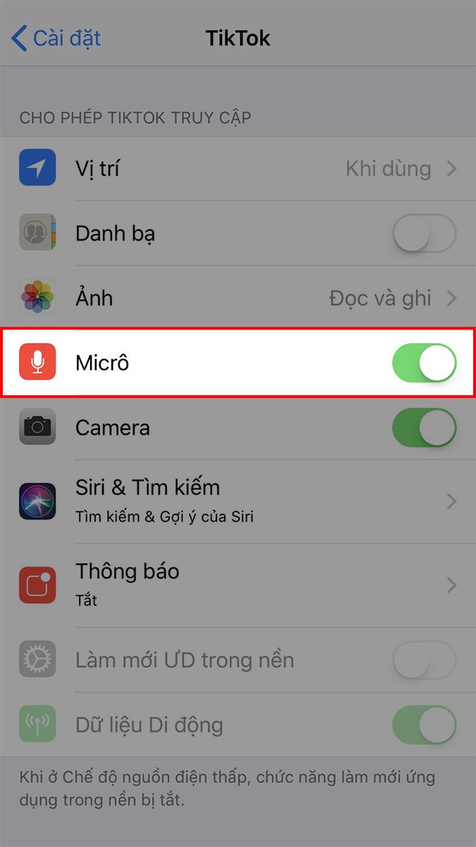 Nhấn biểu tượng n&uacute;t gạt sang phải tại mục Micro