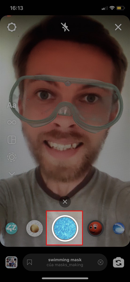 Nhấn giữ biểu tượng để quay video hoặc nhấn v&agrave;o biểu tượng để chụp ảnh