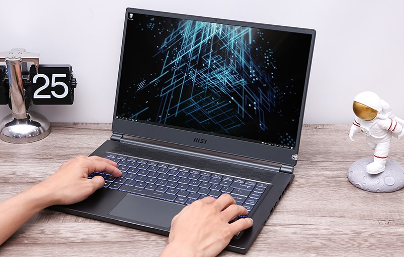 MSI Gaming Stealth 15M A11UEK i7 11375H (254VN)