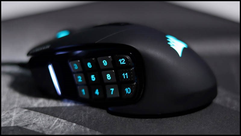 B&agrave;n ph&iacute;m gồm 12 n&uacute;t được t&iacute;ch hợp tr&ecirc;n chuột.&nbsp;