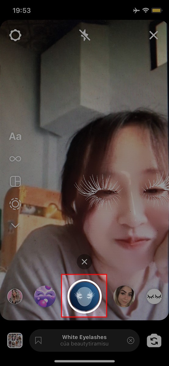 Nhấn giữ biểu tượng để quay video hoặc nhấn v&agrave;o biểu tượng để chụp ảnh