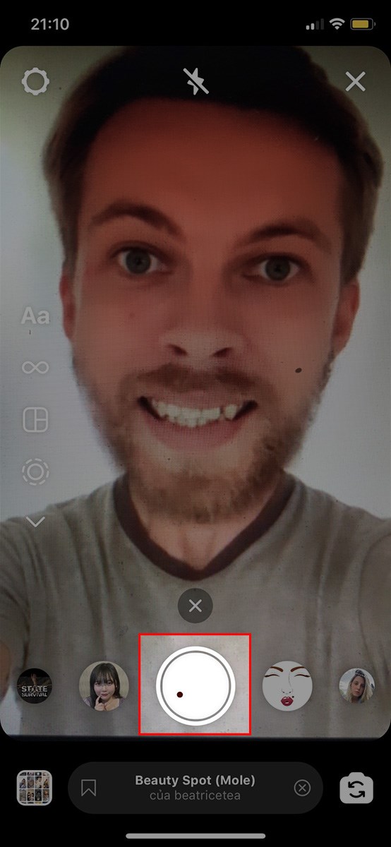 Nhấn giữ biểu tượng để quay video hoặc nhấn v&agrave;o biểu tượng để chụp ảnh