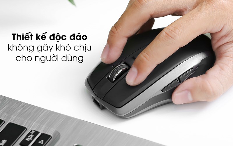 Thiết kế độc đáo, thoải mái khi cầm Thiết kế độc đáo, thoải mái khi cầm