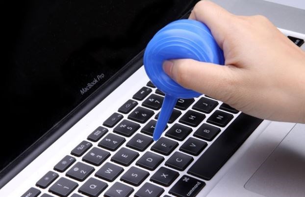 D&ugrave;ng dụng cụ thổi kh&iacute;