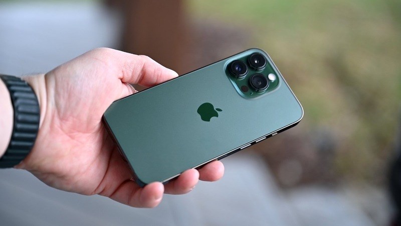 iPhone 13 Pro với màn hình 120Hz vô cùng mượt mà