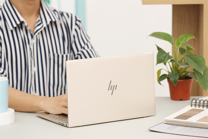 Laptop HP Envy 13-ba1537tu-i5-4u6p0pa