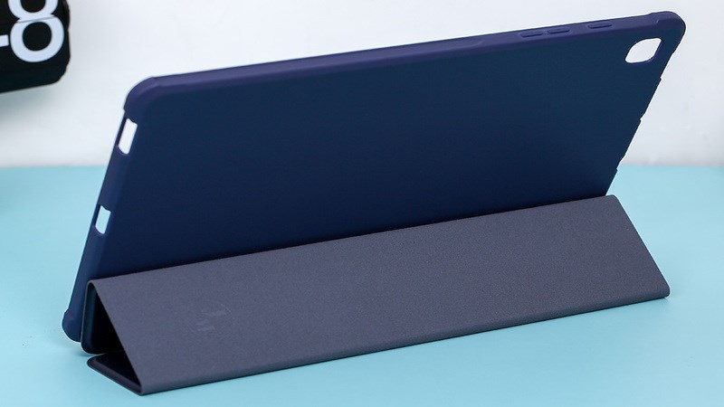 Được thiết kế nắp gập giúp đóng mở, thao tác thoải mái Được thiết kế nắp gập giúp đóng mở, thao tác thoải mái