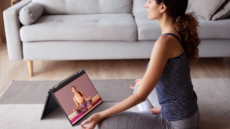 M&agrave;n h&igrave;nh gập linh hoạt