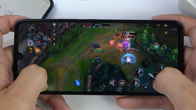 Vivo V25e chơi Tốc Chiến mượt m&agrave; 