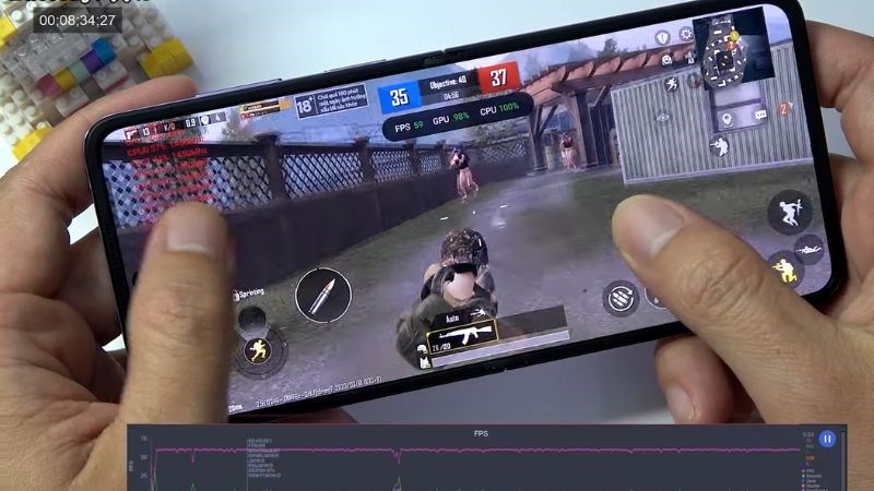 Oppo Find N2 Flip khi chơi PUBG Mobile