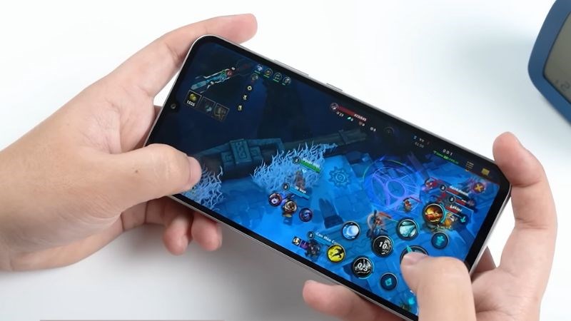 Galaxy A34 khi chơi game Liên minh huyền thoại - Tốc chiến