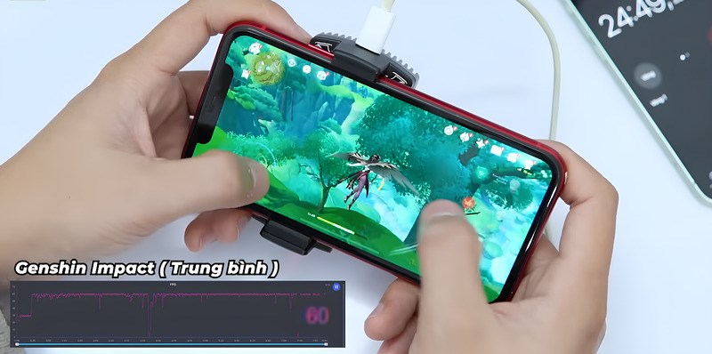 Nhìn chung, ở mức cấu hình Trung Bình, iPhone 11 mang lại trải nghiệm chơi game ổn định và mượt mà trong hầu hết các phân cảnh, dù đôi khi vẫn có hiện tượng sụt giảm FPS khi chuyển vùng bản đồ.