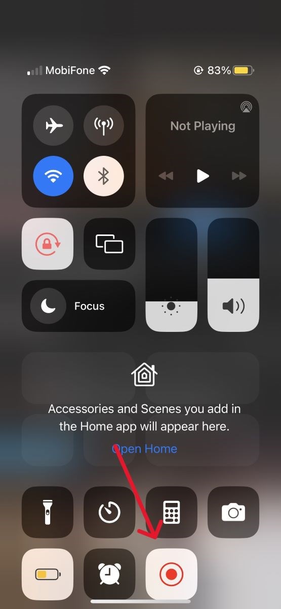Chọn biểu tượng chấm tr&ograve;n để ho&agrave;n th&agrave;nh việc quay video