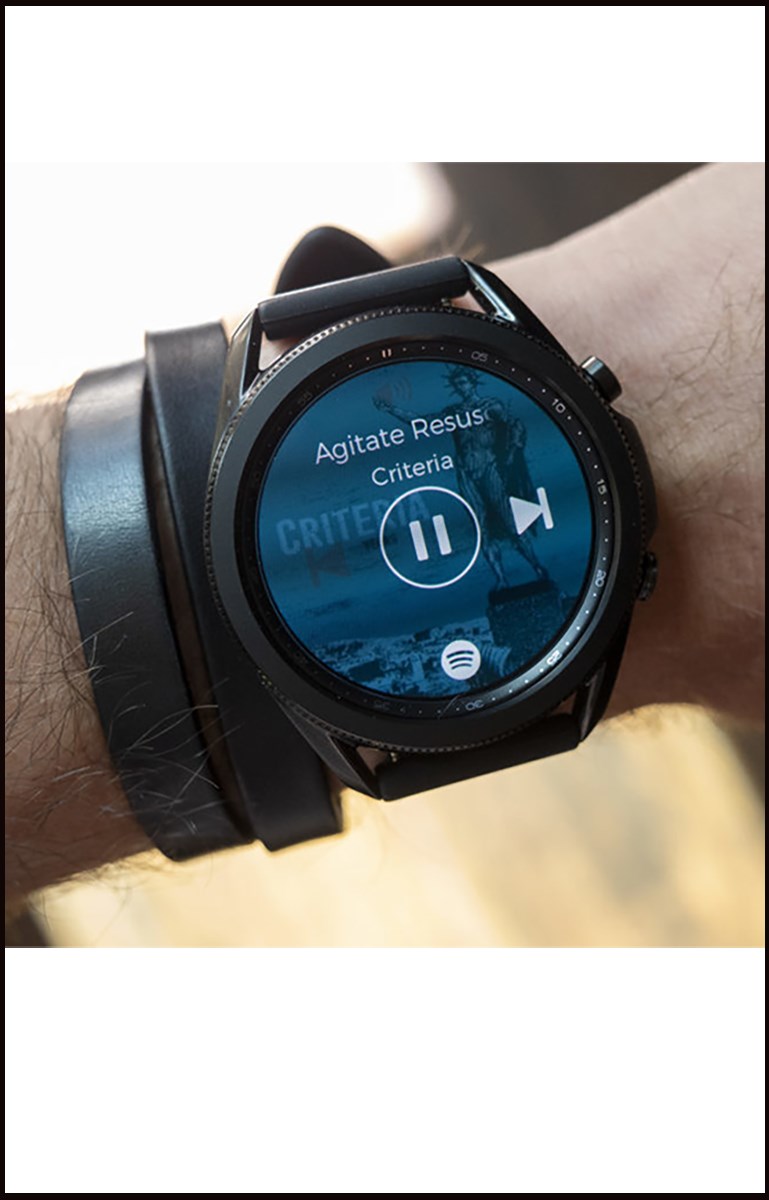 Samsung Music tr&ecirc;n đồng hồ th&ocirc;ng minh