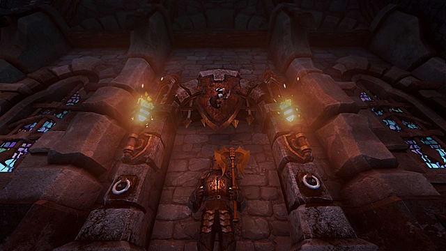 Ph&iacute;a b&ecirc;n trong l&acirc;u đ&agrave;i