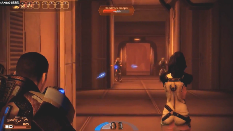 Chiến đấu v&agrave; tương t&aacute;c c&ugrave;ng với c&aacute;c đồng đội của m&igrave;nh