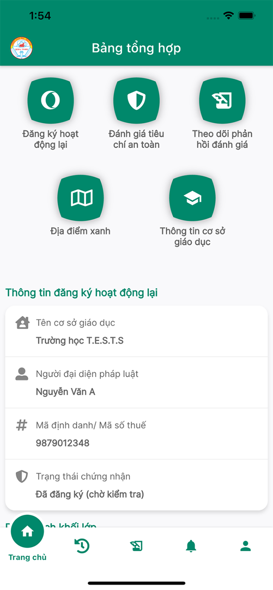 Xem báo cáo định kỳ của học sinh để đánh giá tình hình an toàn trong lớp học