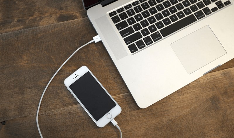 kết nối dễ d&agrave;ng th&ocirc;ng qua d&acirc;y c&aacute;p