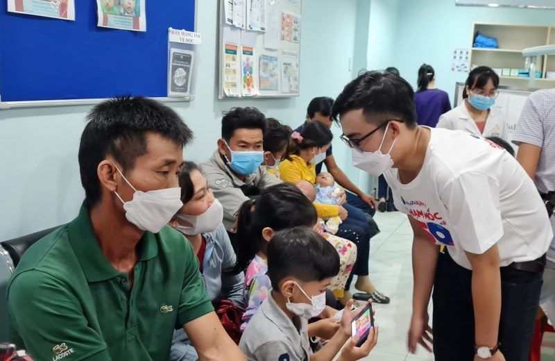 Tại bệnh viện Mỹ Thiện, các bé đã được các bác sĩ khám sàng lọc để tiến hành phẫu thuật, toàn bộ kinh phí do Quỹ Nụ Cười AVAKids tài trợ