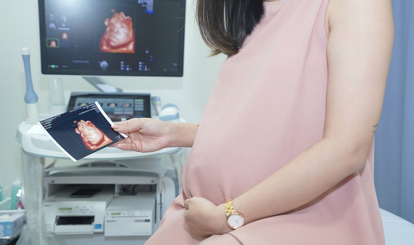 Mẹ có thể cảm nhận sự thay đổi của thai nhi trong tháng thứ 4