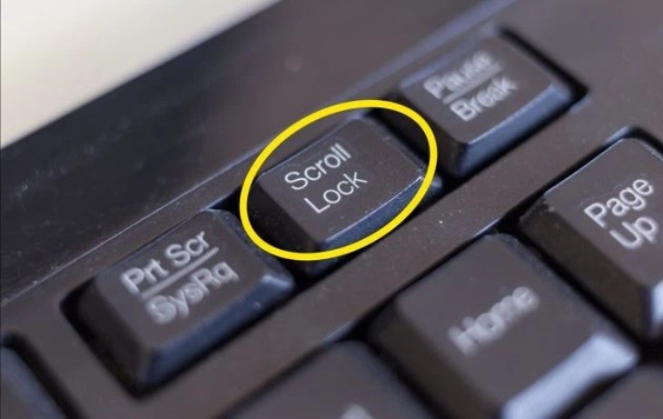 Scroll Lock là một phím chức năng trên bàn phím máy tính