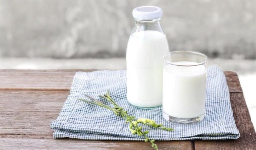 Làm sữa dưỡng thể từ sữa dê