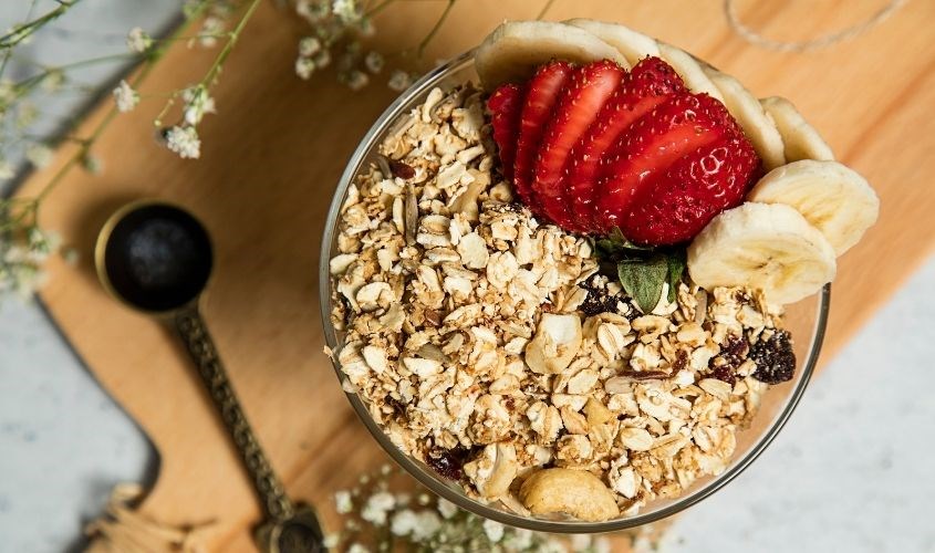 Granola được dùng làm bữa sáng