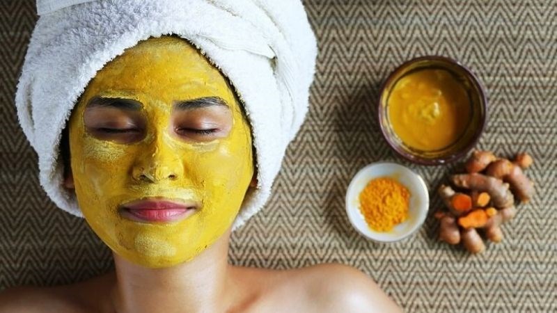 Bạn nên thận trọng trong việc lựa chọn nguyên liệu và đảm bảo vệ sinh khi làm mặt nạ tại nhà
