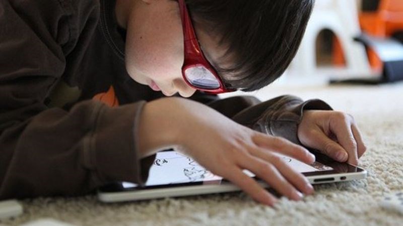 Trẻ nghiện game dễ ảnh hưởng từ tính cách của các nhân vật trong game. 