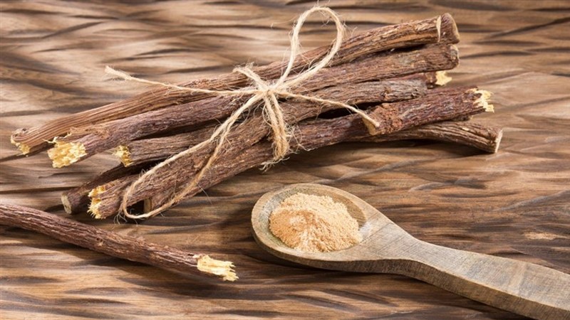Rễ cam thảo giúp cải thiện tình trạng viêm họng