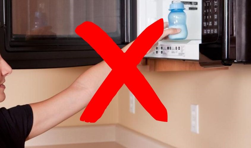 Mẹ không nên dùng lò vi sóng hâm sữa cho bé Mẹ không nên dùng lò vi sóng hâm sữa cho bé