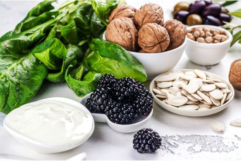 Mẹ bầu cần phải bổ sung protein từ nhiều nguồn thực phẩm chay khác nhau (Ảnh: Freepik)