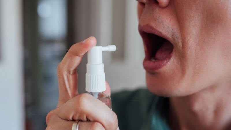 Bạn cũng có thể dùng các loại thuốc xịt chống ngủ ngáy