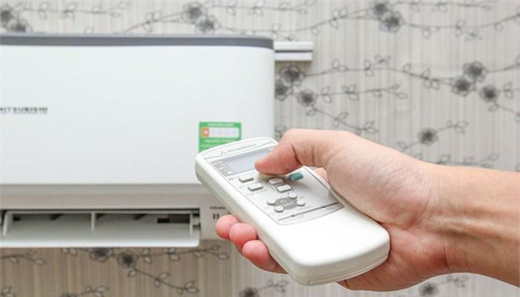 Khởi động máy lạnh và duy trì ở nhiệt độ 20 - 26 độ C