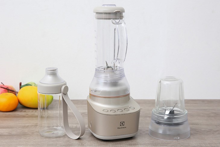 Nhờ ứng dụng công nghệ PowerTilt, các bộ phận trong máy xay sinh tố đa năng Electrolux E7CB1-86SM có thể giảm bớt lực ma sát và mang đến hiệu quả xay tối ưu