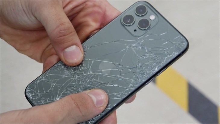iPhone bị rơi vỡ có thể gây hỏng loa trong