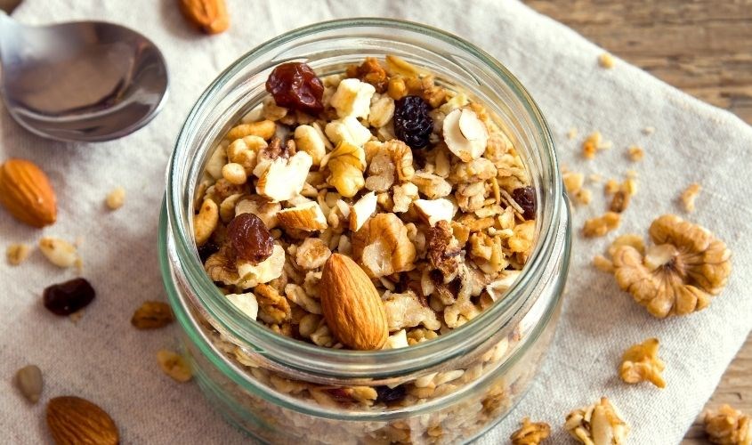 Bạn không nên quá lạm dụng ăn Granola