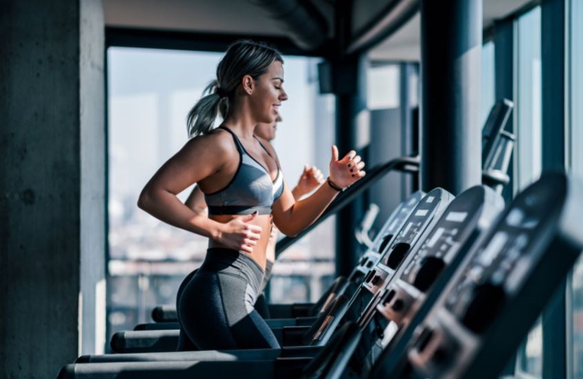 Nên kiên trì trong việc tập luyện đi bộ hằng ngày Nên kiên trì trong việc tập luyện đi bộ hằng ngày